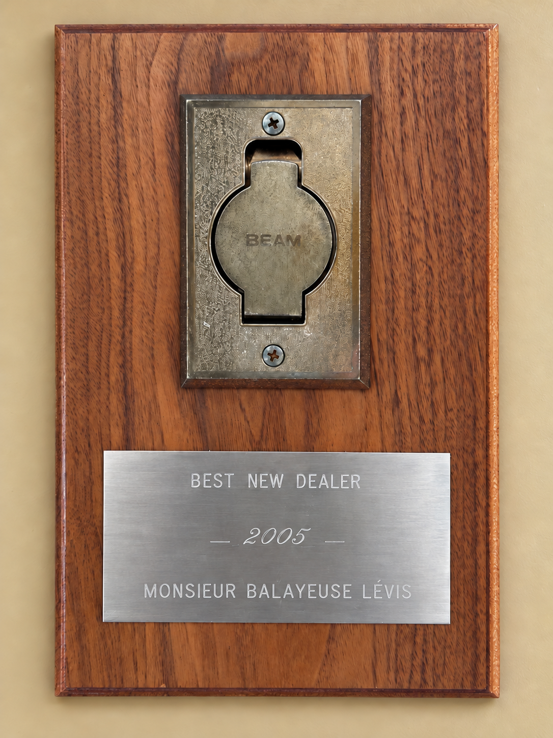 Best New Dealer · Beam, 2005 — Prix du meilleur nouveau détaillant remis à Monsieur Balayeuse Lévis.